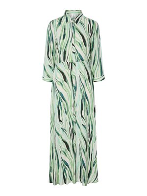 Garas pogāzējamās kleitas ar apkakli un 3/4 piedurknēm, kurām ir zaļš, melns un balts abstrakts svītrains raksts.