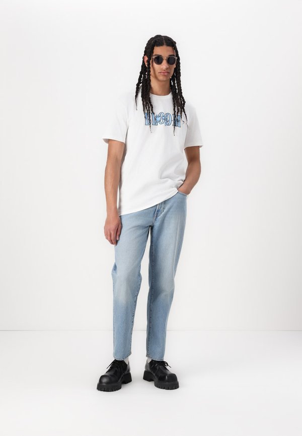 LOOSE  - Loose Jeans4