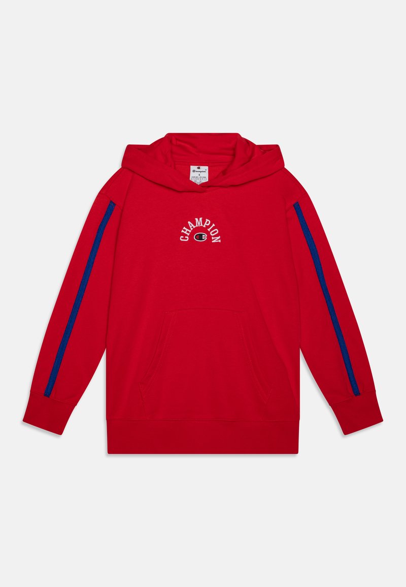 Sweat à capuche rouge avec une poche kangourou à l'avant, des rayures latérales bleues et un logo "Champion" blanc. Fabriqué en tissu doux avec une coupe décontractée.