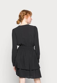 ONLY ONLELISABETH LAYERED DRESS - Vestido de cocktail / Vestido de festa - black
