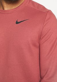 Nike Performance Sudadera - red