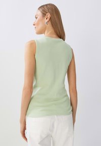 someday. SLIM FIT RIB - Top - linden green