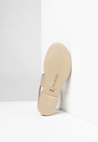 NeroGiardini Sandali - sabbia