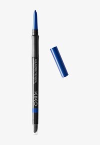 Eyeliner automatique bleu de précision avec une prise en main texturée noire et un capuchon transparent. Le design présente un accent bleu audacieux et des détails de marque.