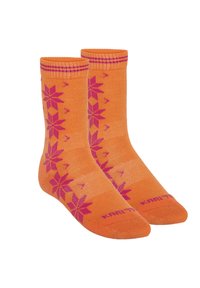 Orange strumpor med rosa blommönster och texturerade detaljer. Ribbad mudd och logotypdetalj vid tån. Design med medellängd till vaden.