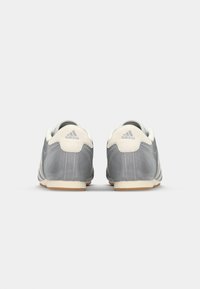 adidas Originals TAEKWONDO - Čevlji brez vezalk - silver metallic/off white