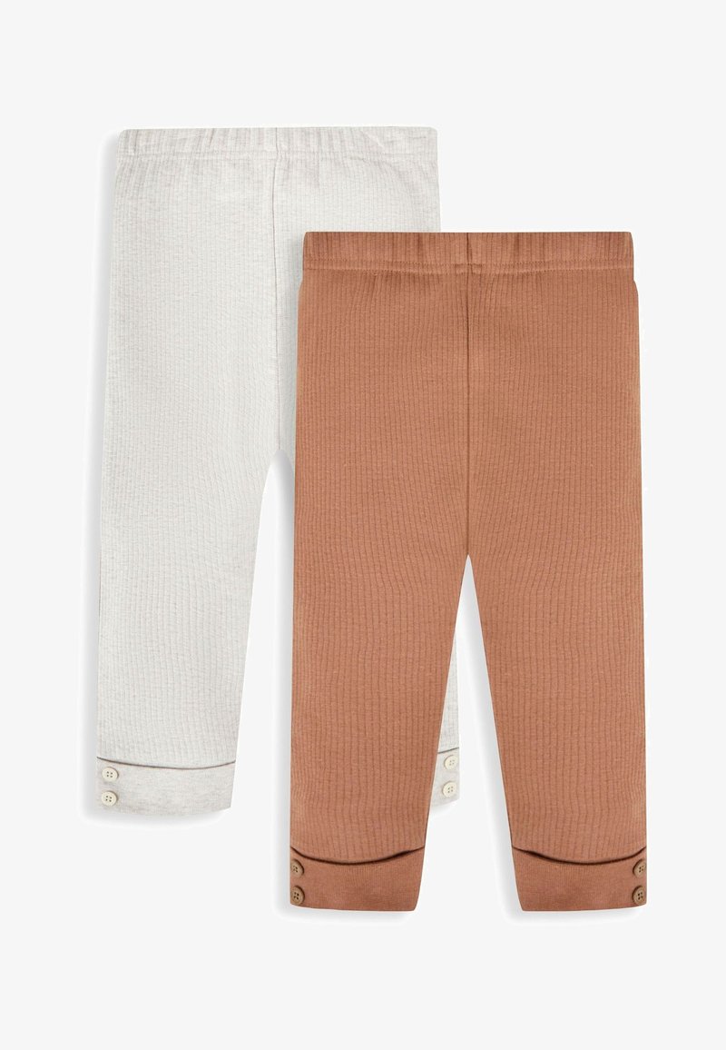Twee paar geribde leggings: een in lichtgrijs met een knoopzoom, de ander in terracotta met een vergelijkbaar knoopontwerp.