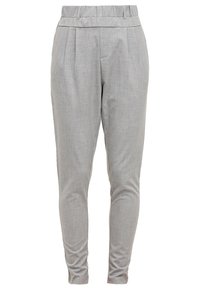 Pantaloni su misura grigio chiaro con una texture liscia, caratterizzati da una vita alta e pieghe frontali. Design con gambe affusolate per un look slim.