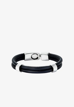 Pulsera de cuero negro con dos hilos, detalles en plata y cierre magnético. Presenta una textura suave y un diseño minimalista.