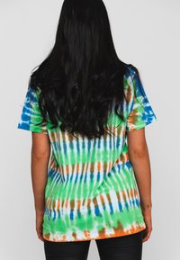 Paradiso Clothing BOB MARLEY SMOKE GRADIENT DIP DYE GRAPHIC PRINT UNISEX - Print T-shirt - white