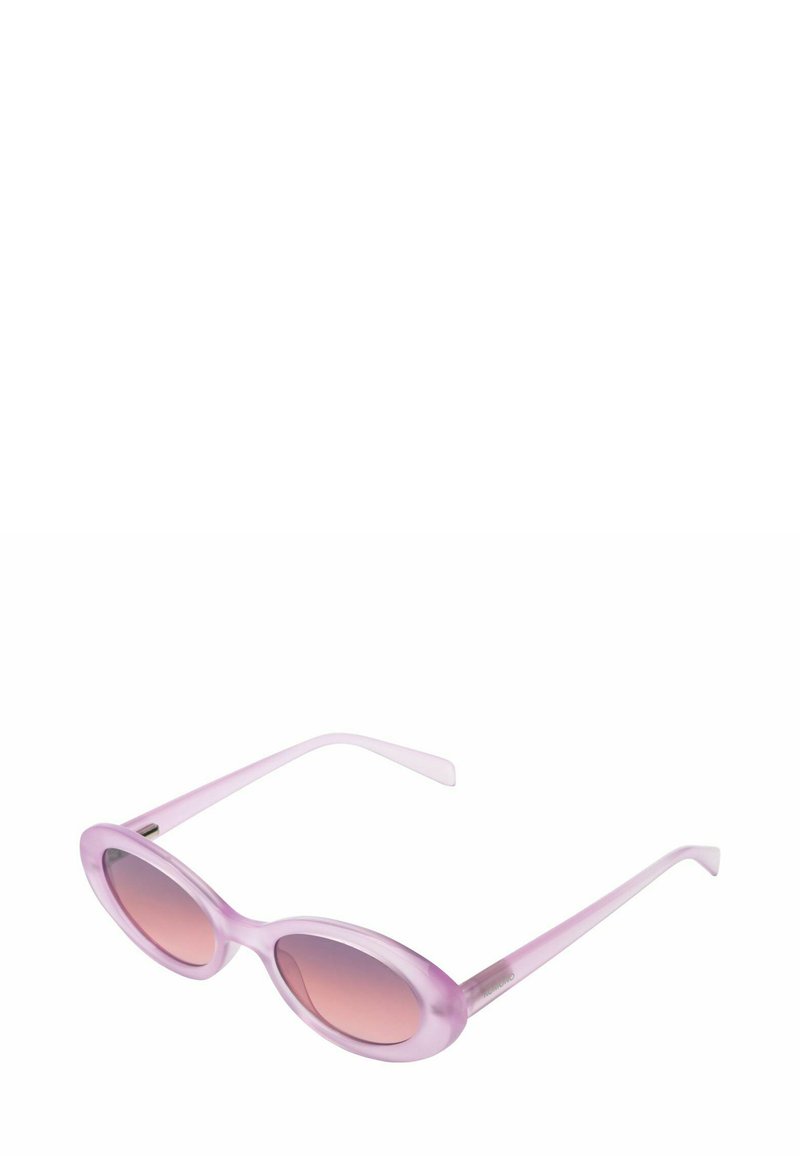 Lunettes de soleil translucides violettes avec des verres ovales, teinte dégradée du rose au transparent, branches fines et accents métalliques minimalistes.