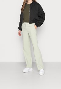 Vero Moda Strickpullover - khaki