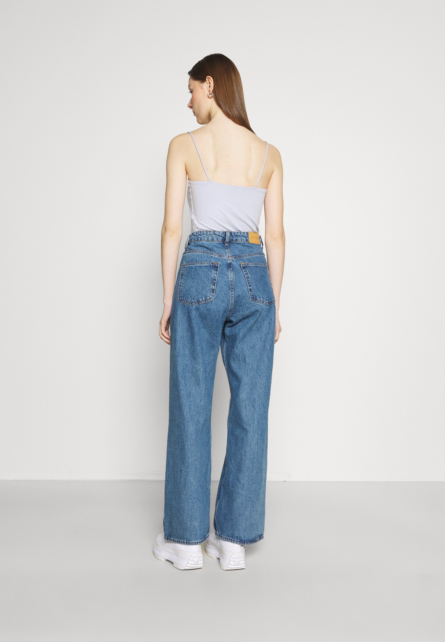 Monki THEA - Relaxed fit jeans - blue medium dusty/blauw denim/bluedenim -  Zalando.nl
