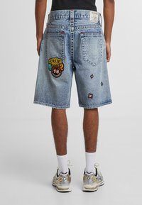 True Religion BOBBY SN NO FLAP PATCHES - Denim shorts - blue