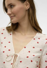 Vero Moda VMODETTE - Bluza - snow white