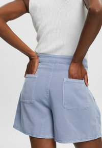 Esprit Farkkushortsit - mottled lilac