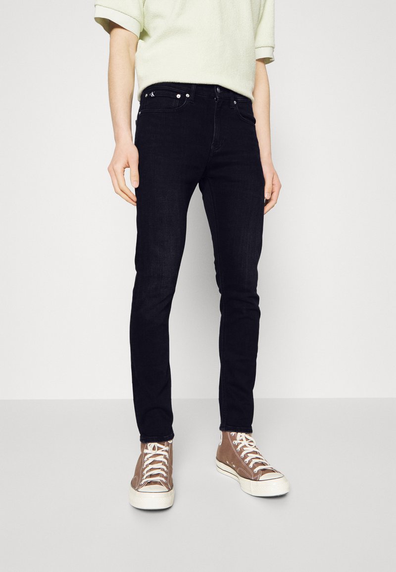 Calvin Klein Jeans - SKINNY - Uske traperice - denim dark, Povećaj