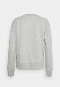 Sudadera gris con un escote redondo, puños y dobladillo acanalados. Textura suave y un diseño ligeramente recortado, con un dorso liso sin gráficos.