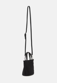 KARL LAGERFELD MINI TOTE - Håndveske - black
