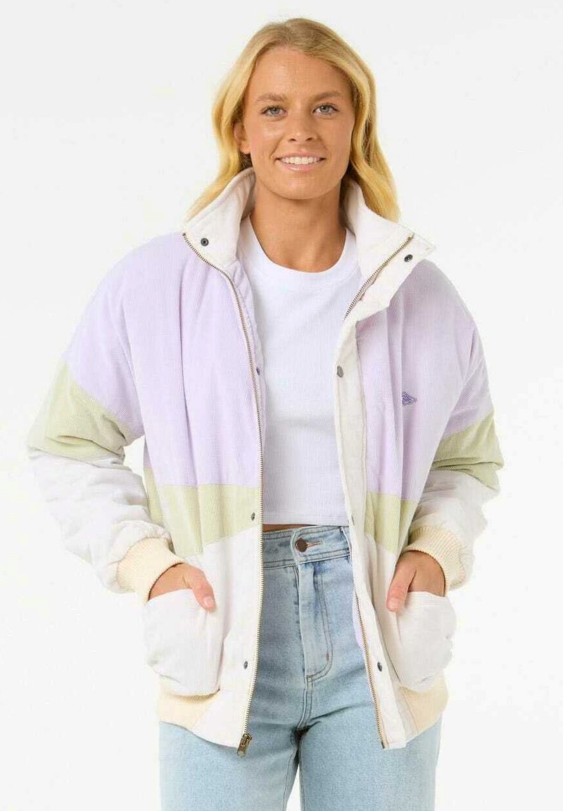 Giacca color-block in viola, verde e bianco. Presenta una chiusura con zip, polsini a costine e tasche laterali. Realizzata in un tessuto liscio.