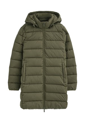 Lungo cappotto invernale imbottito verde oliva con cerniera frontale, cappuccio e tasche laterali, progettato per il freddo.