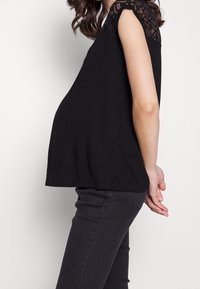 ONLY MATERNITY Toppi - black