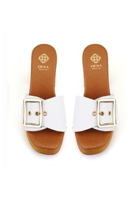 Desa Sabots - white