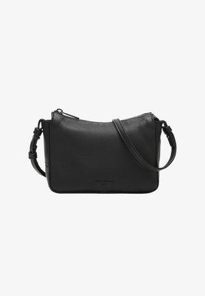 Czarna skórzana torebka na ramię o gładkiej fakturze, prostokątnym kształcie, regulowanym pasku i zapięciu na zamek. Zawiera wytłoczone logo marki.