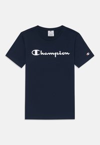 Mornarsko modra bombažna majica s kratkimi rokavi, ki ima na prsih izstopajoč bel logo "Champion" in majhen logo na rokavu.