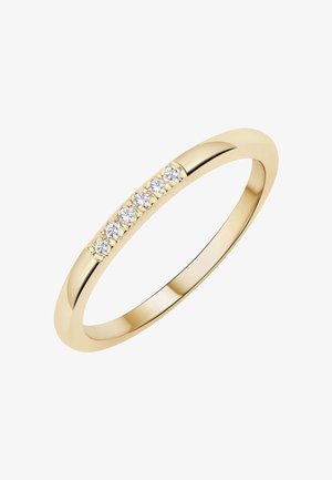 Goldener Bandring mit fünf runden, klaren Edelsteinen, die in einer Reihe mit glatter, polierter Oberfläche gesetzt sind. Einfaches und modernes Design.