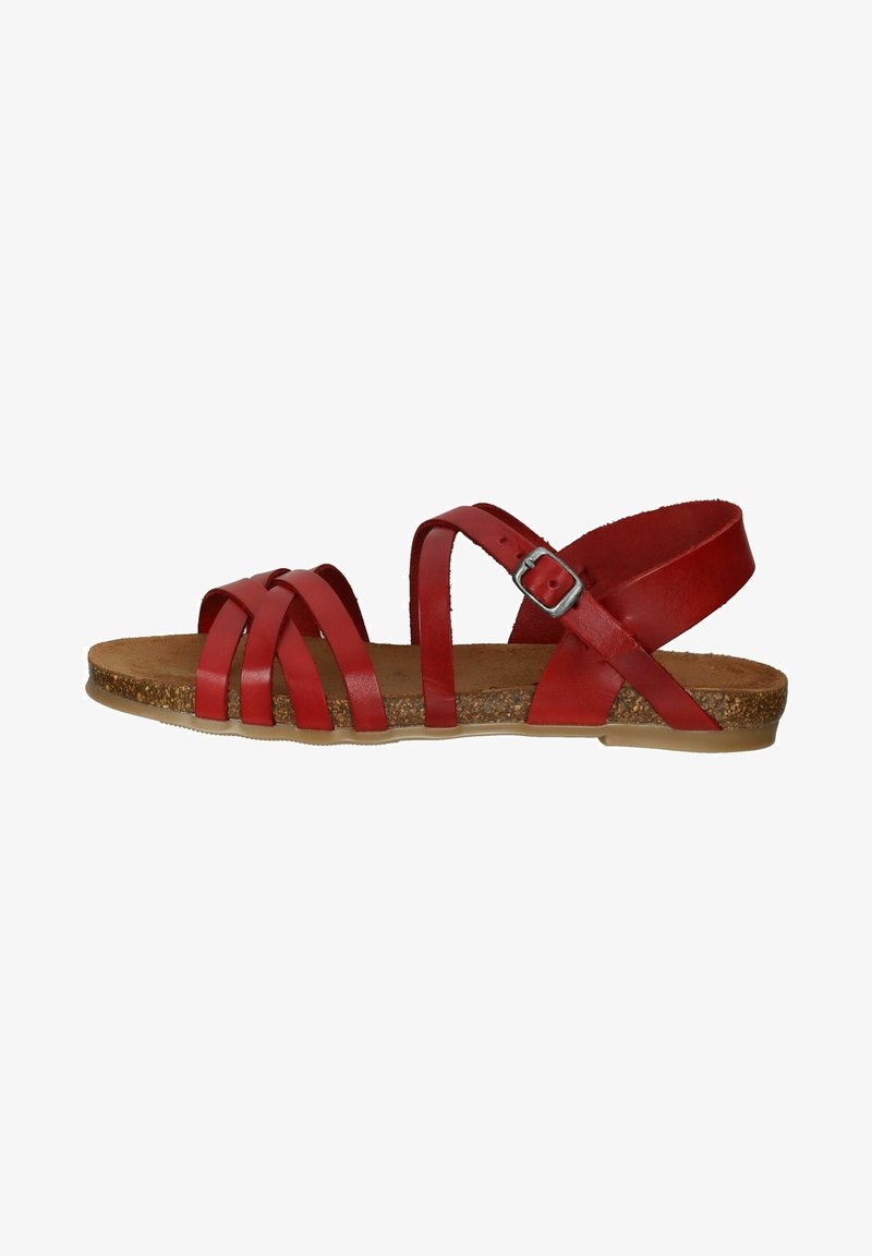 Rode leren sandaal met kruislings straps en een achterband, voetbed met kurkachtig textuur, platte zool en zilveren gespsluiting.