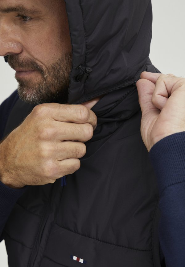 FQDanial - Waistcoat - asphalt4