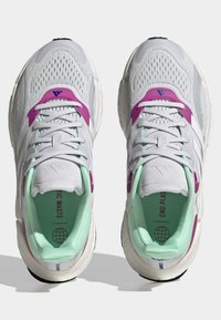 adidas Performance SOLAR BOOST - Scarpe da corsa su strada - dash grey metalic   pulse mint