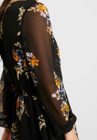 Vero Moda Vapaa-ajan mekko - black