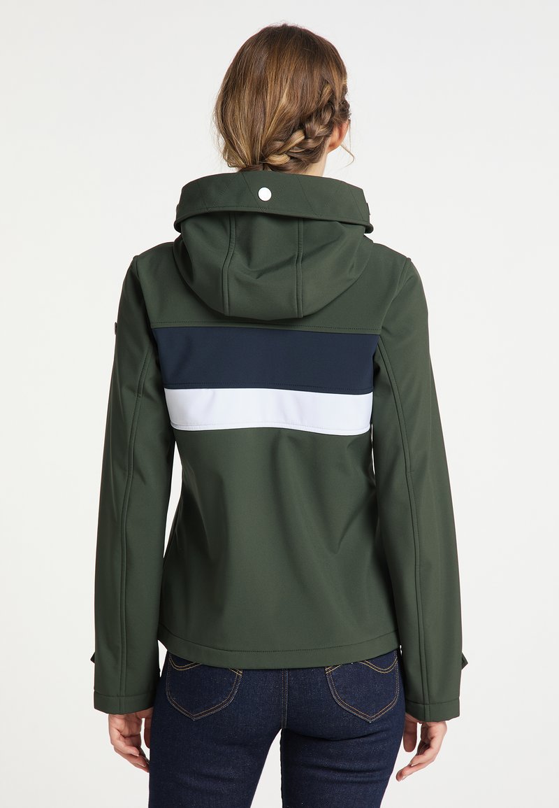 Veste verte avec une capuche, ornée d'une rayure horizontale blanche et marine dans le dos. Texture lisse, coupe ajustée et manches longues.