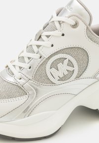 MICHAEL Michael Kors ZUMA TRAINER - Baskets basses - silver/multi-coloured