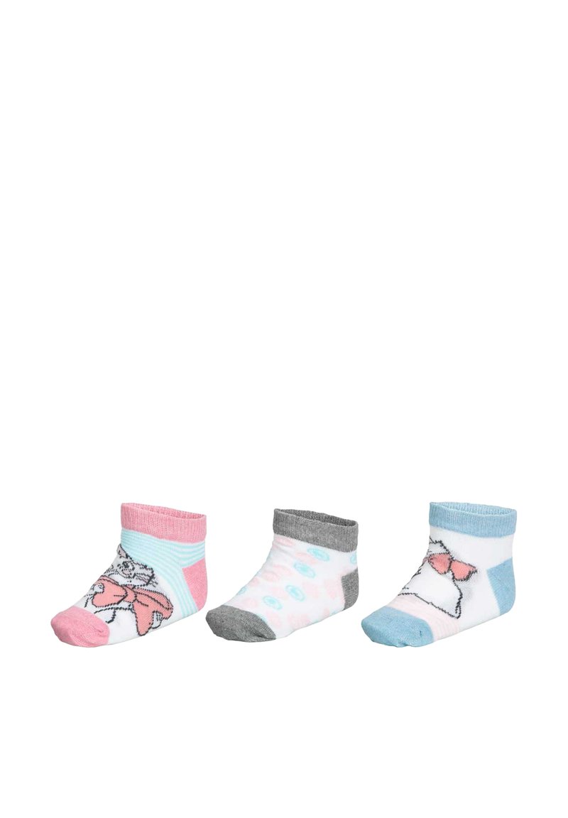 Tre paia di calzini per neonati: rosa con un design di cartone animato, bianchi con pois e azzurri chiari con un fiocco, con accenti di colore variabili.