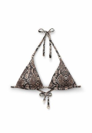 Top de bikini triangular con estampado de serpiente en marrón y negro, con cuello halter y lazos en la espalda con detalles de anillos dorados.