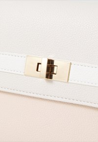 Thumbnail-Bild 4