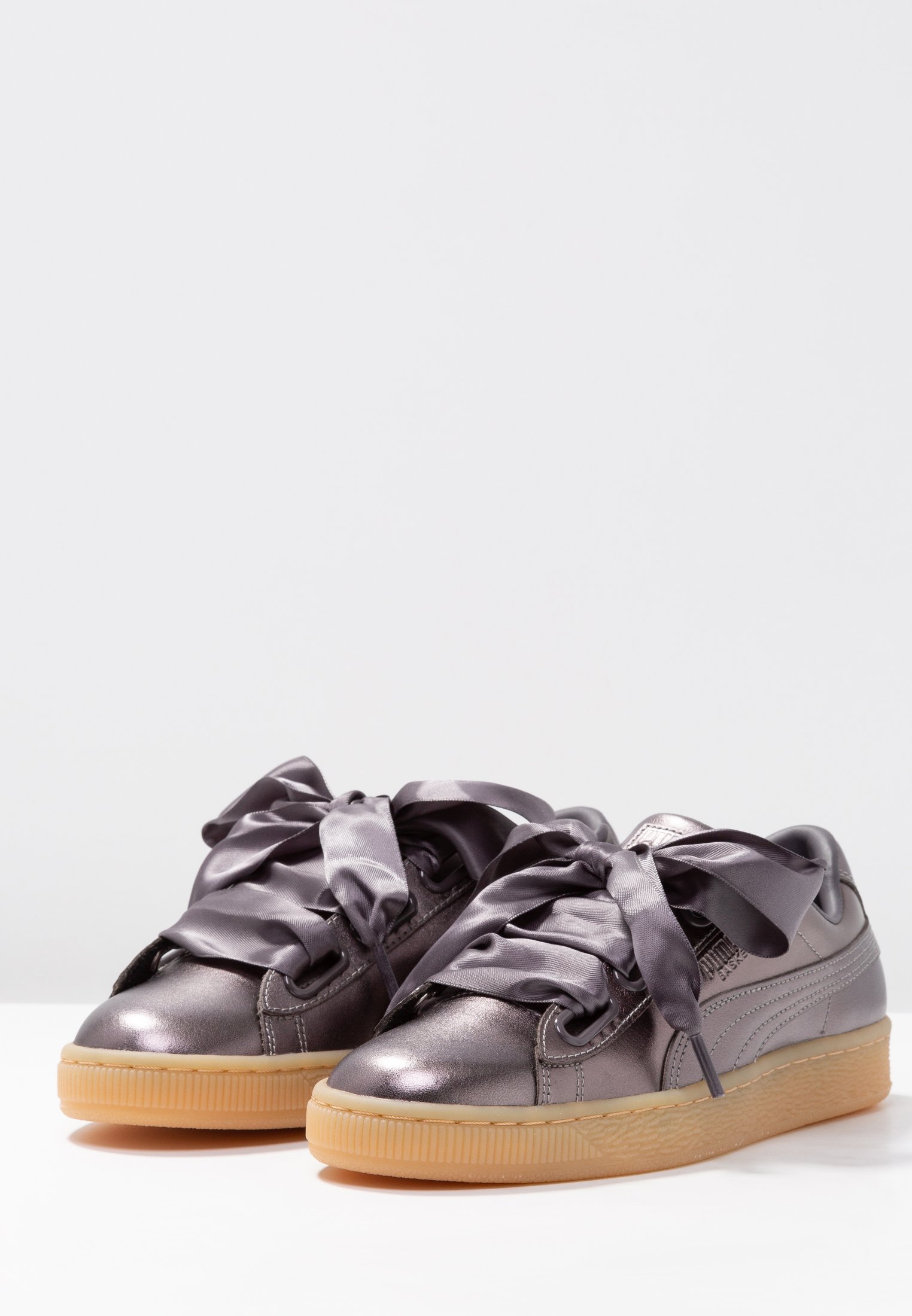 Puma BASKET HEART LUXE - Sneakers laag - quiet shade/grijs-metallic -  Zalando.nl