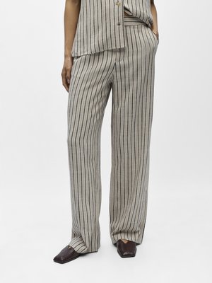 Object WIDE FIT - Pantalon classique - sandshell