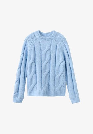 Lyseblå strikket sweater med rund halsudskæring, prydet med kabelstrikmønstre og ribstrikkede ærmekanter og linning. Blød tekstur og afslappet pasform.
