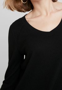 Hollister Co. Långärmad tröja - black