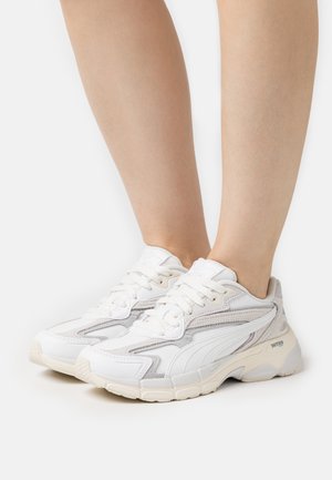 Puma TEVERIS NITRO THRIFTED - Sneakers laag - white