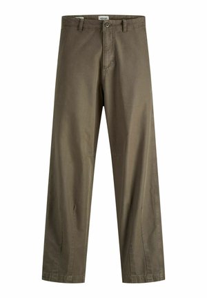 Pantalones de algodón verde oliva con piernas rectas, que cuentan con cremallera y cierre de botón, así como bolsillos laterales. Textura suave y detalles mínimos.