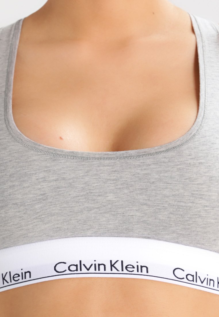 ensemble brassière calvin klein