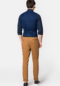 Lancerto GRENADA - Kamizelka garniturowa