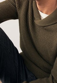 Next Sweter