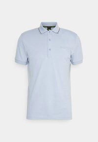 Světle modrá polo košile vyrobená z bavlny, s klasickým límcem, dvouknoflíkovým zapínáním a kontrastním lemem na límci a rukávech. Obsahuje vyšívané logo.