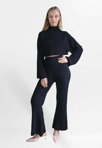 Be Sunset LIZ - Auduma bikses - black